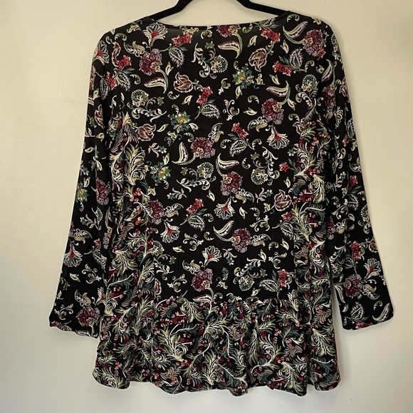 J. Jill long sleeved crew neck bohemian flowy floral top w/ ruffled bottom; XSP - Picture 7 of 7